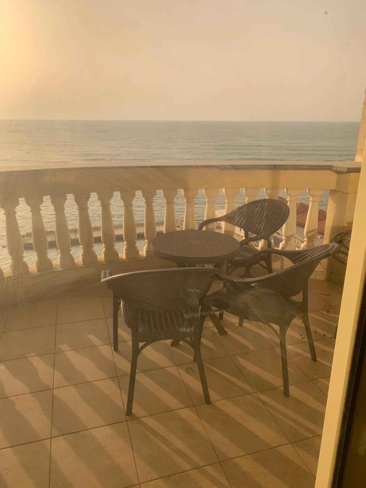 Privatunterkunft Private In A Fully Equipped Sea View غرف خاصة للرجال فقط *